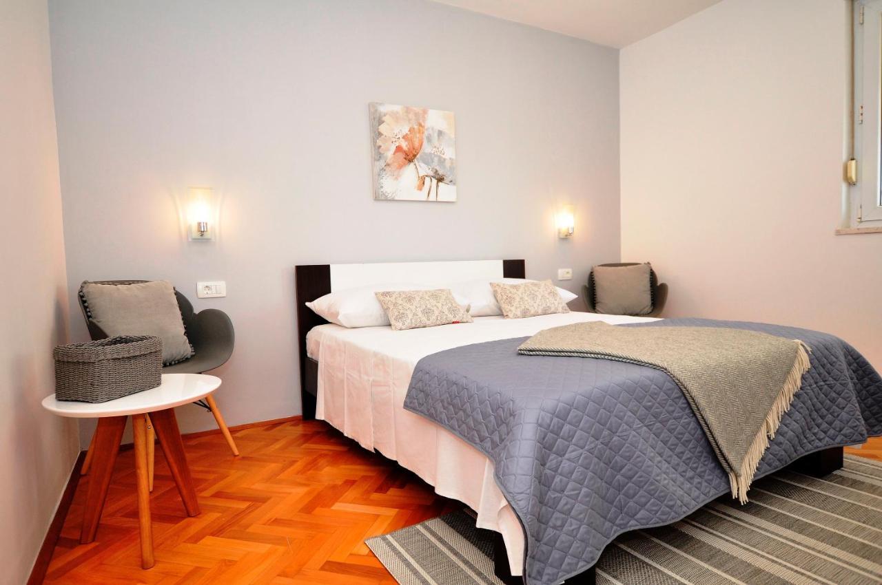 Apartment Nesh Split