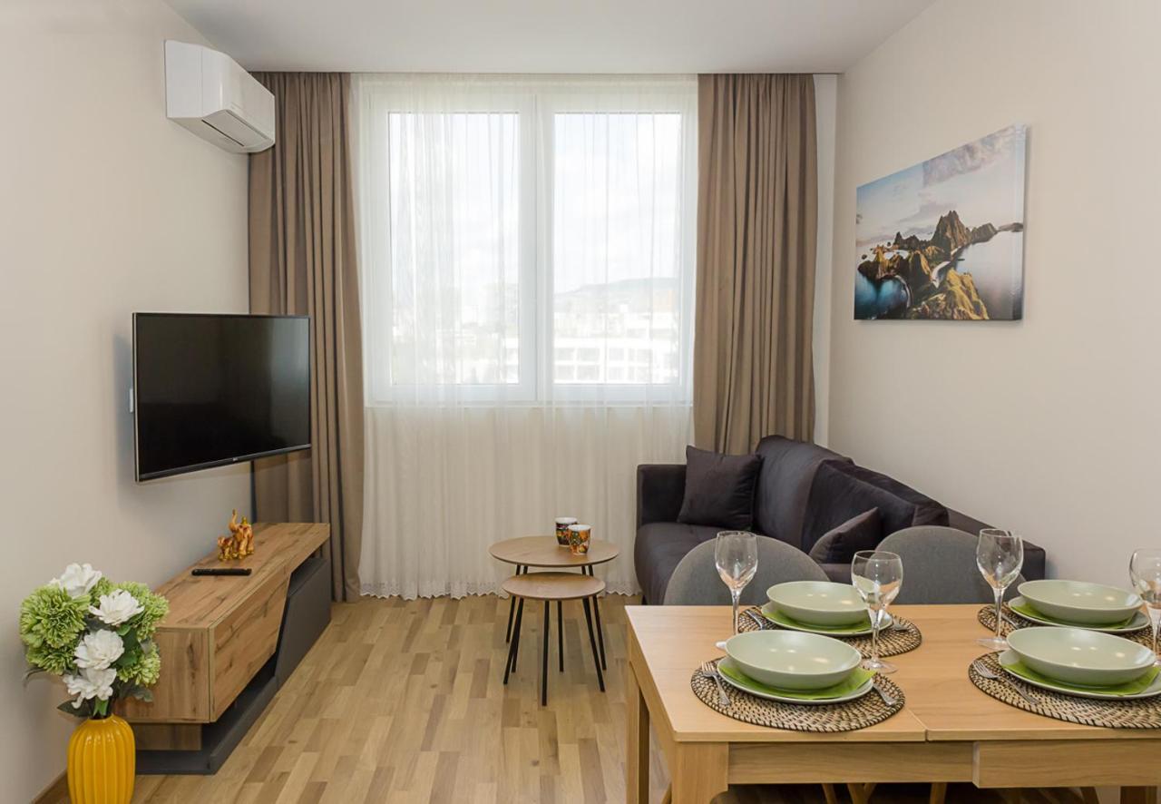 Brand New Modern 1bd Flat With Parking In Chayka by Flat Manager