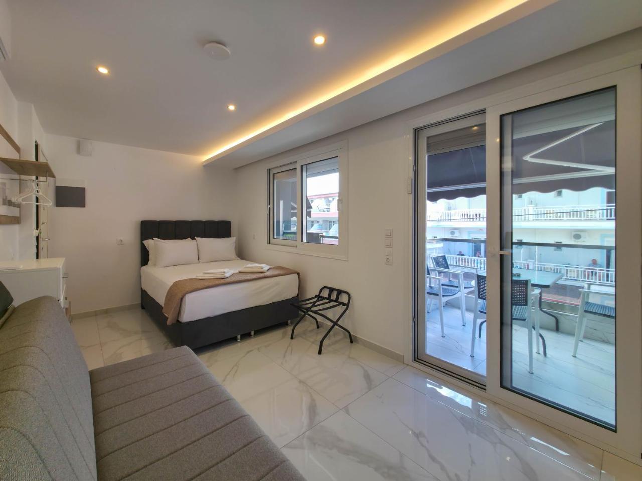 Afroditi Suites by Sdr