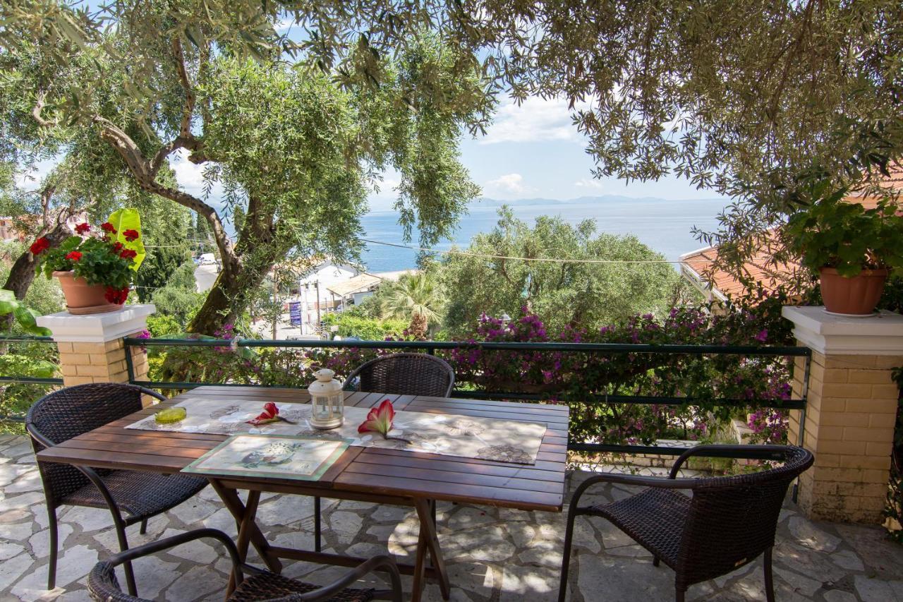 Eleni's Apartments