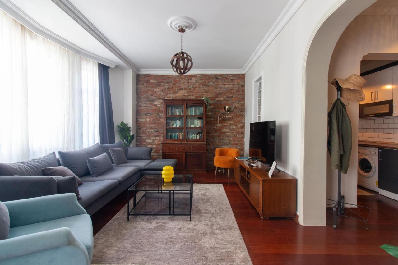 Tasteful & Spacious 3br Haven In Trendy Sisli