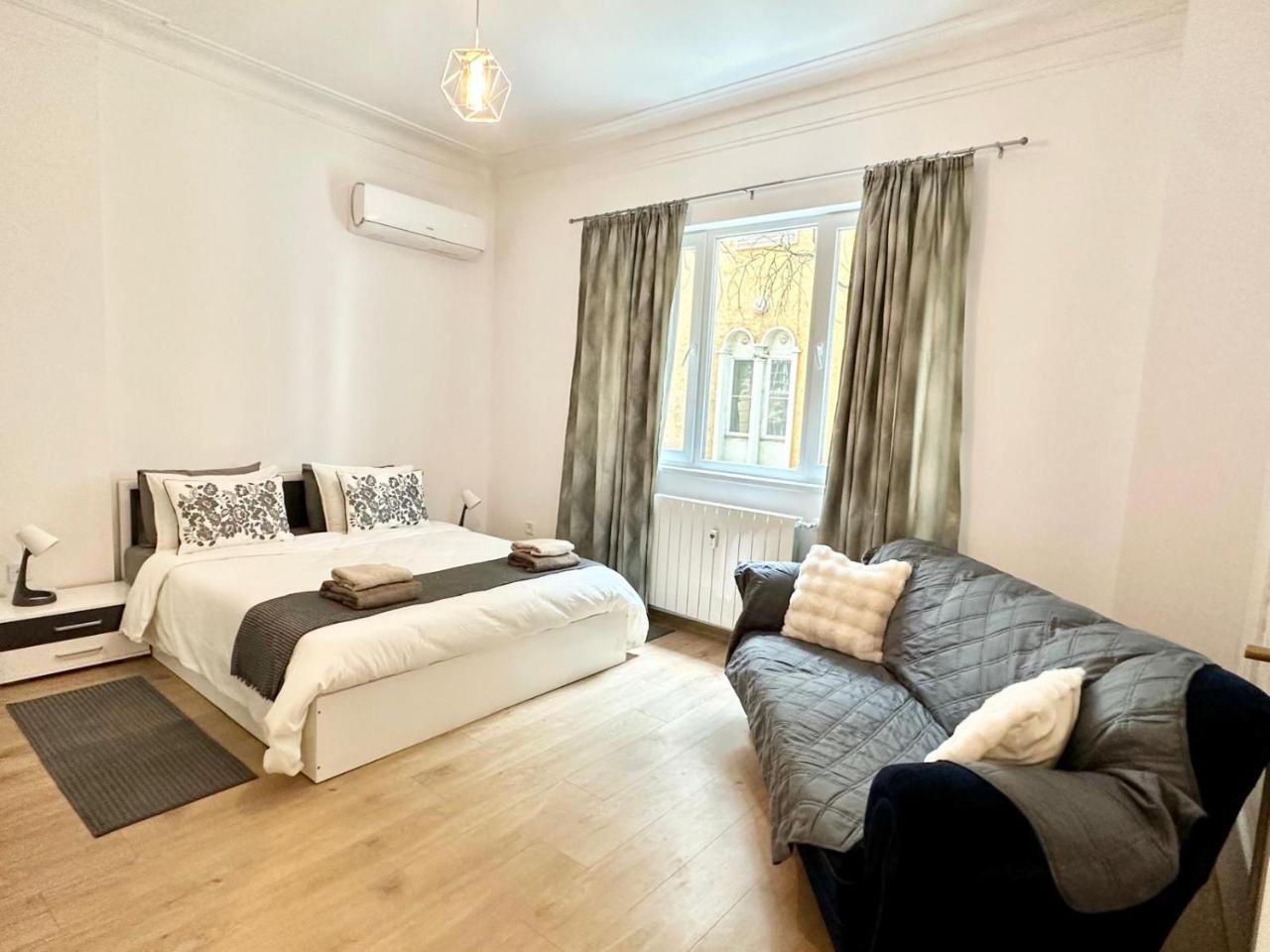 Spacious 1br Apartment In Central Sofia, Next To University