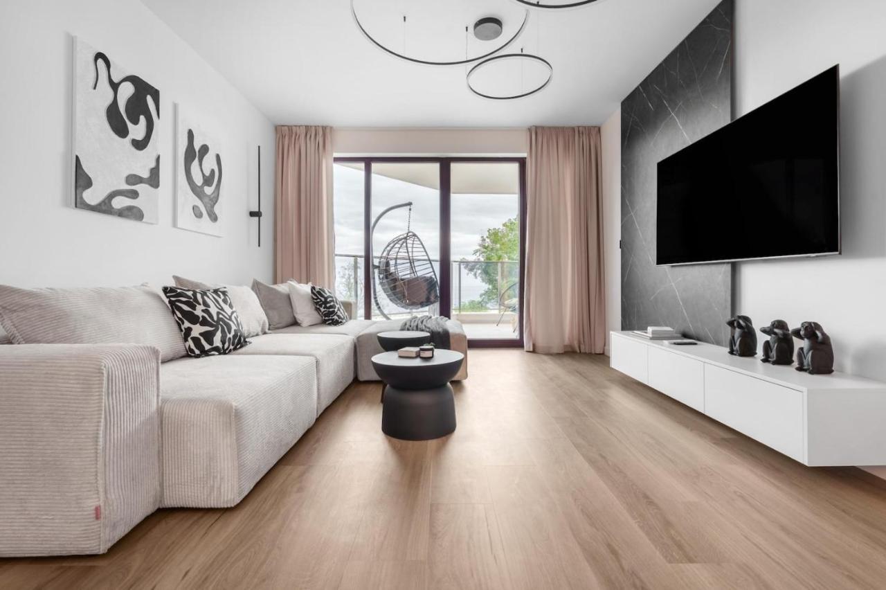 Stylish 1br With Balcony & Parking I Skyline Varna by Flat Manager