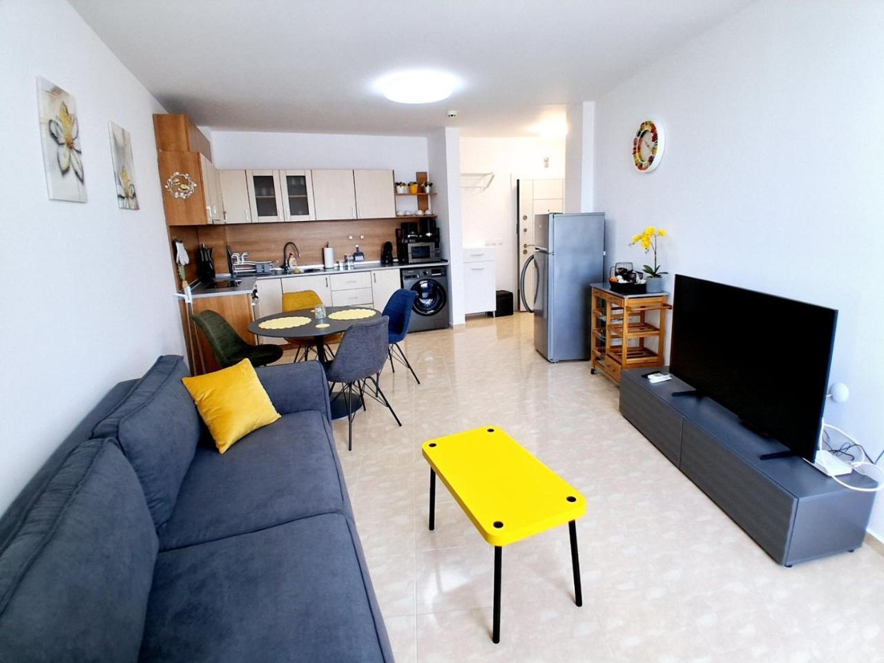 Lazur 2 Beach Apartment