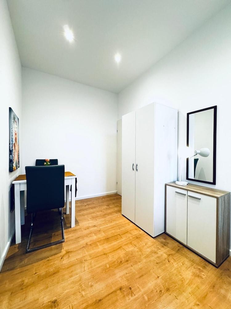 Cozy 4br Apartment Near Kaufpark