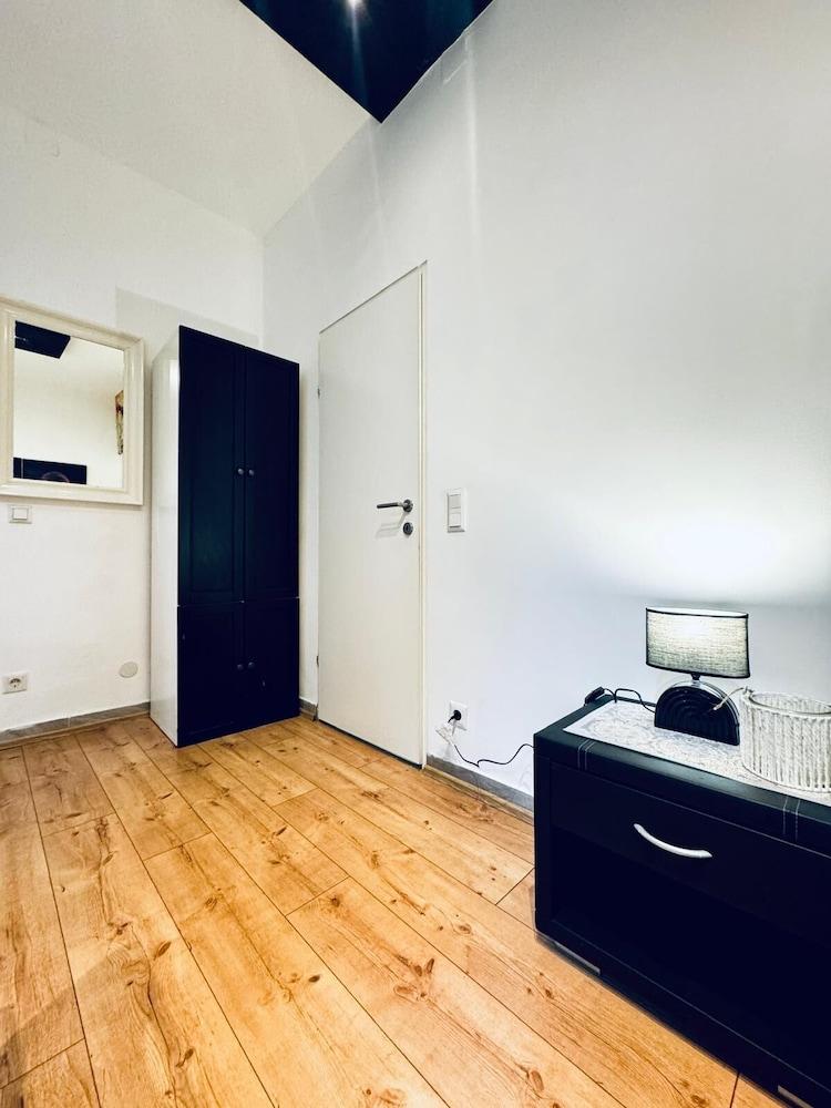 Bright Studio Stay Apt Near Rathausplatz