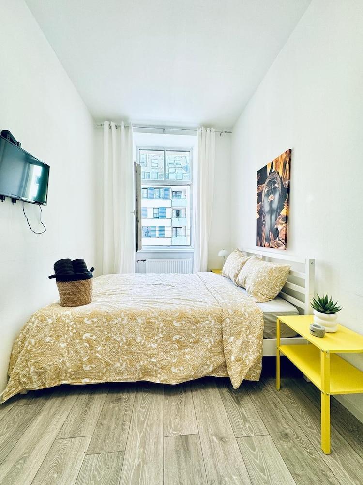 Cozy & Affordable Palace Studio