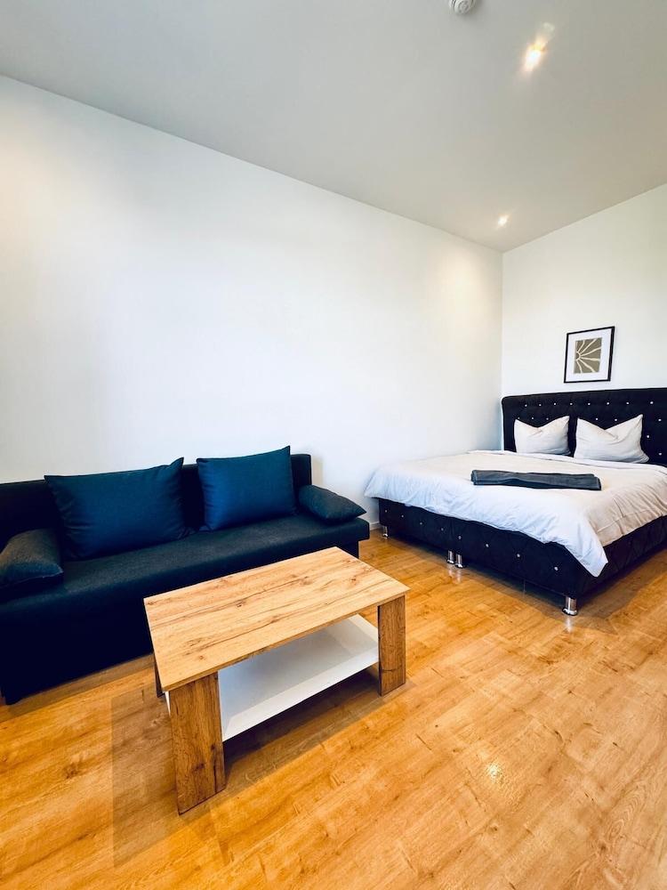 Family 3br Apartment Near Alterlaa