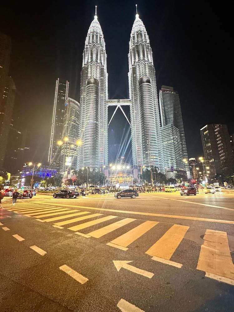 Sky Suites Homestay Klcc Area