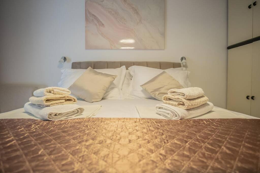 Studio Apartment Purple Sunset 2+1