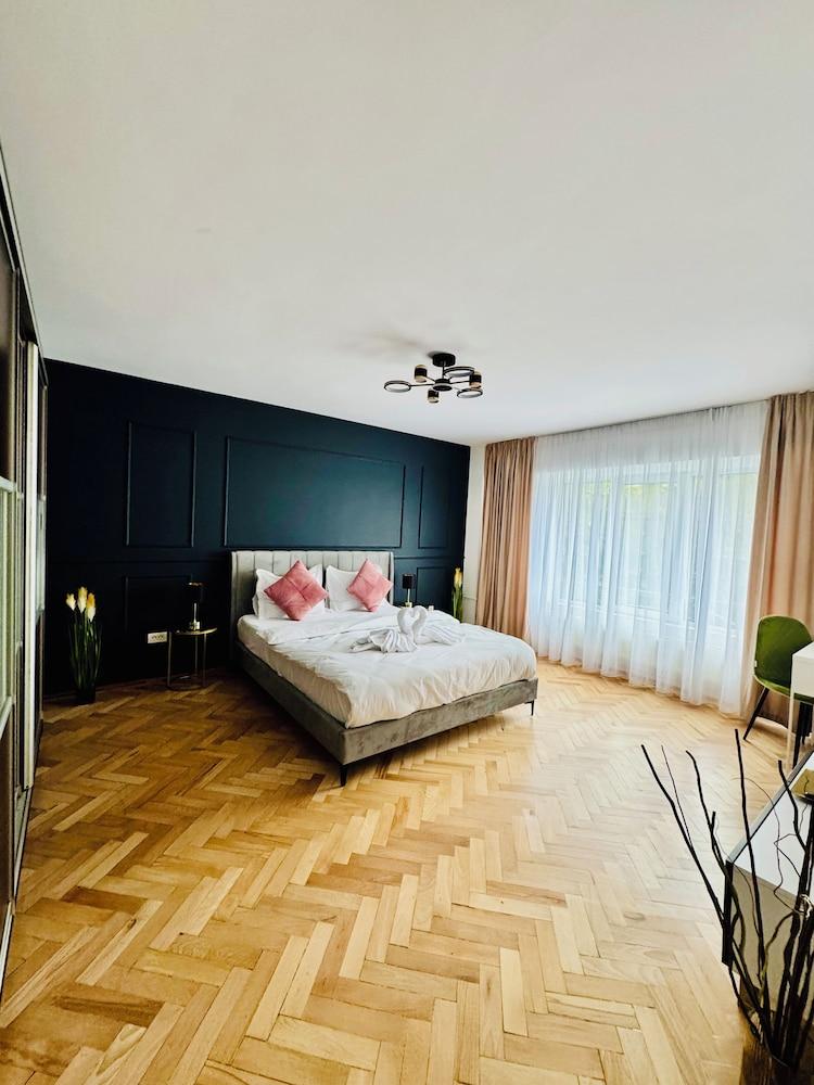 Metropole Apartments Signature Suite