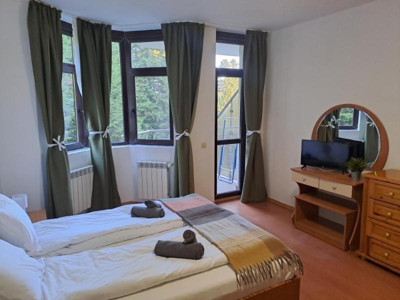 Flora Apartment Hotel Studio 411