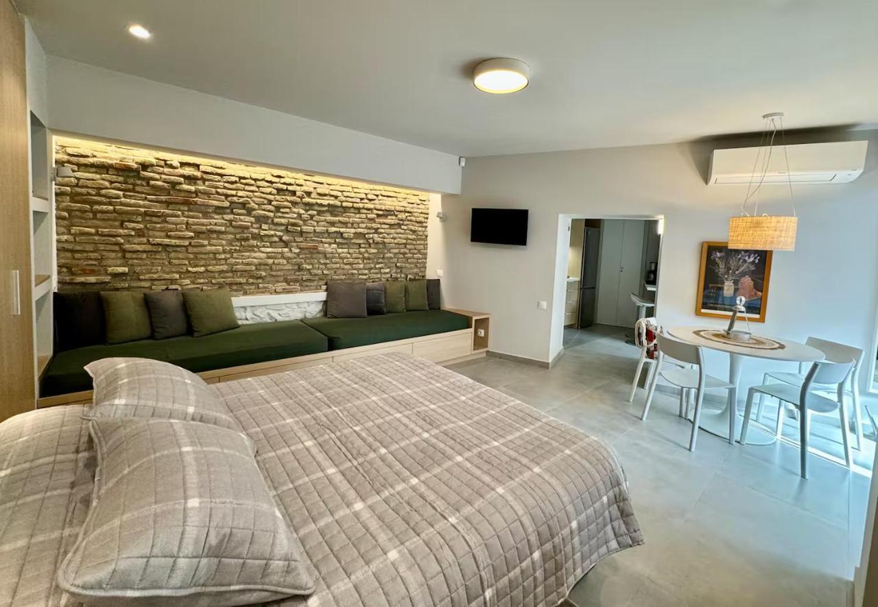 Avli Central Athens Hideaway Walk To All Attractions