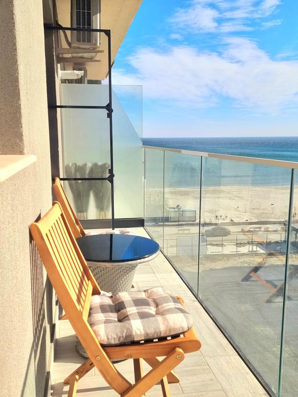 Sunny-endless Summer Mamaia Nord Apartaments