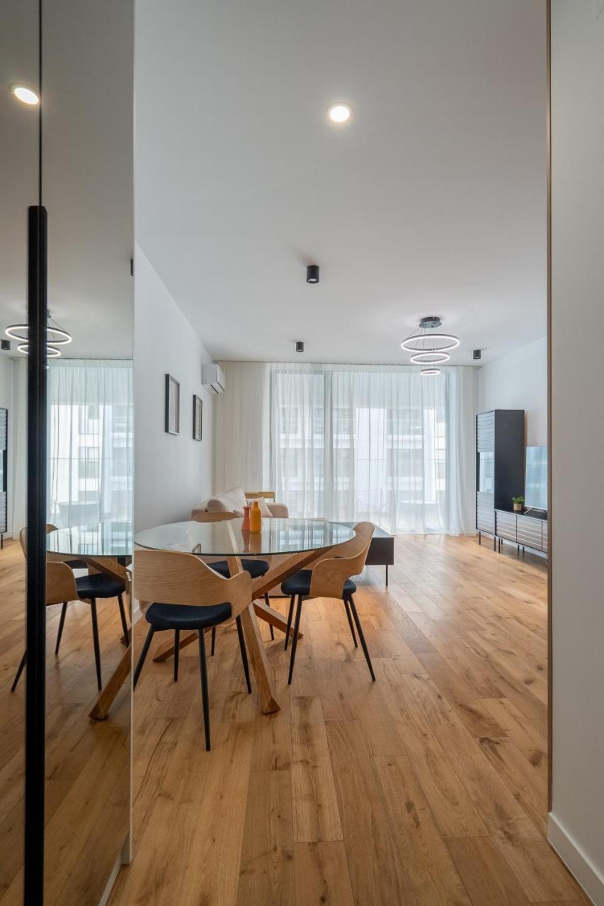 Central One Comfort Plus Parking