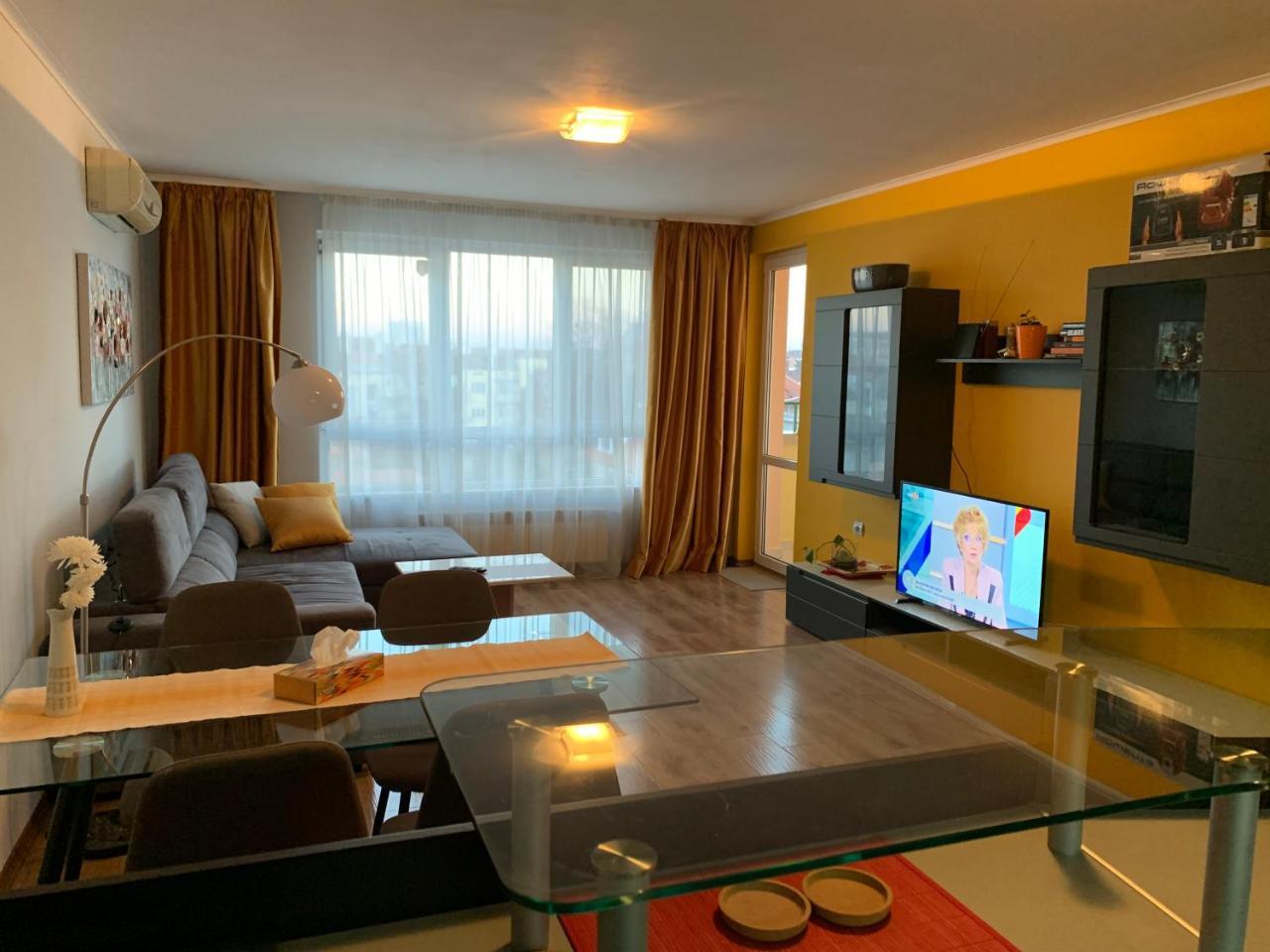 Central & Spacious Apartment