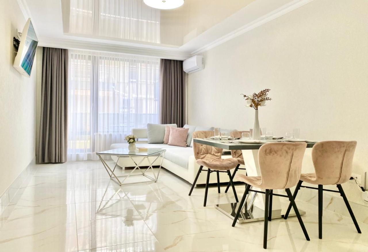 Modern Apartment For 4 Guests Sea View & Free Parking