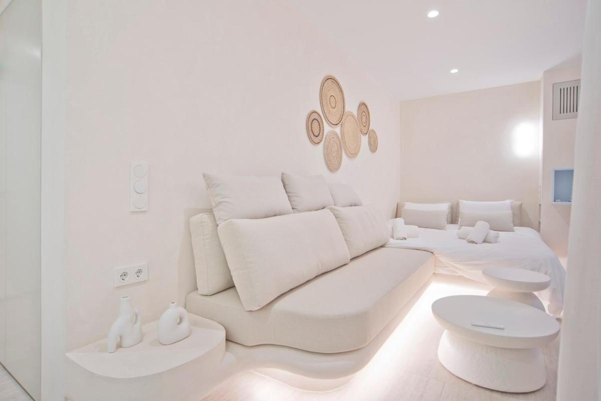 Radiant Voula Studio, A Stone's Throw From The Sea