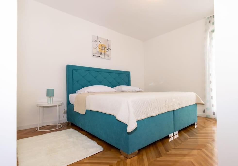 Apartment Perla Two Bedroom Apartment With Stunning View