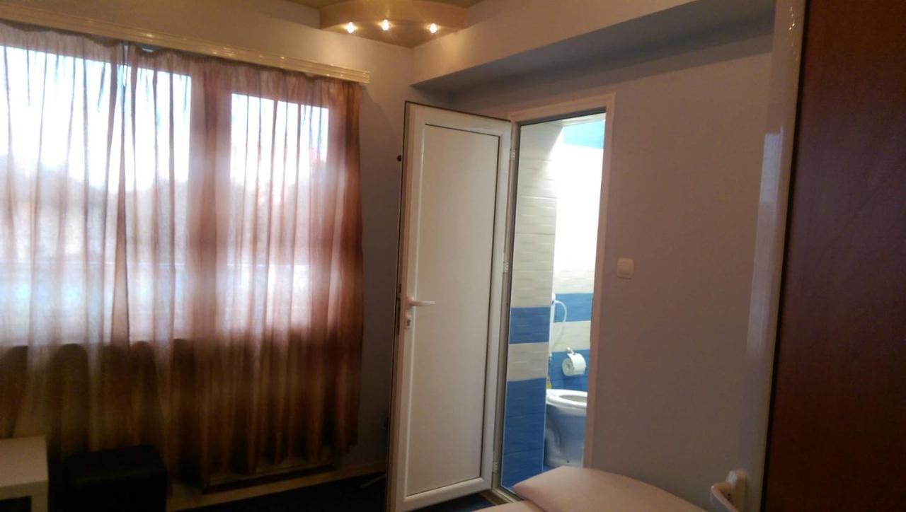 Stai Za Gosti Demetra