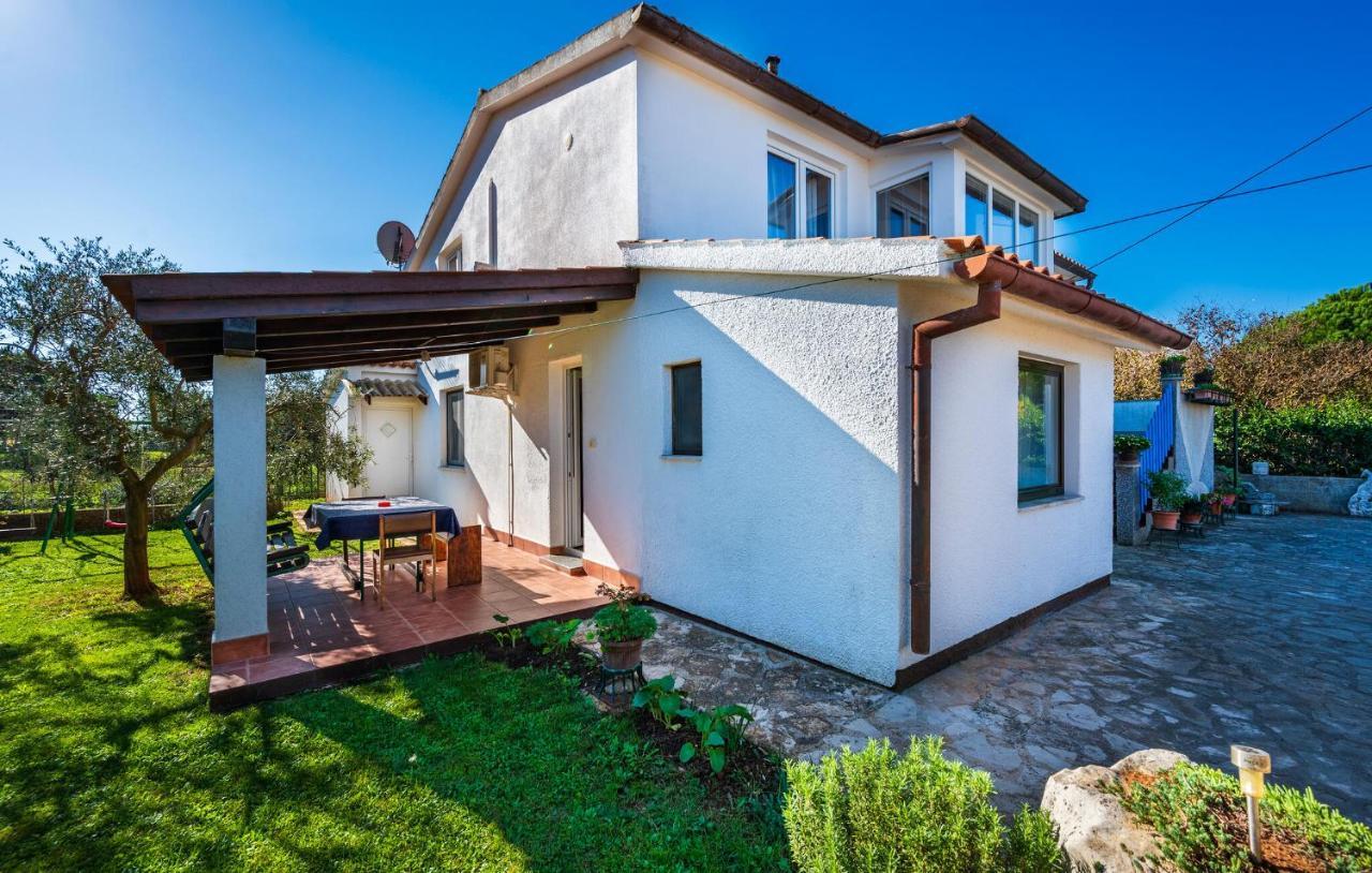 1 Bedroom Cozy Apartment In Liznjan