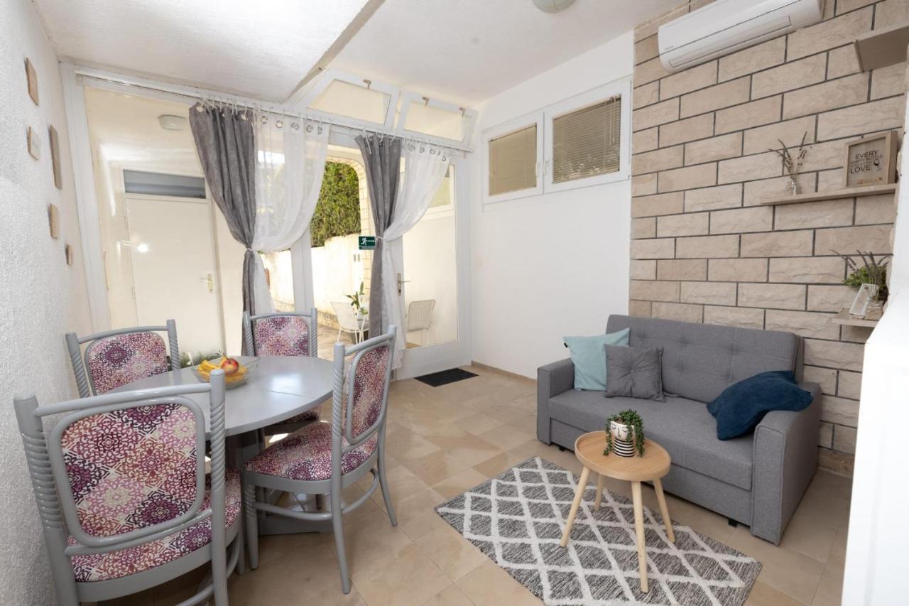Studio Apartment Tonci