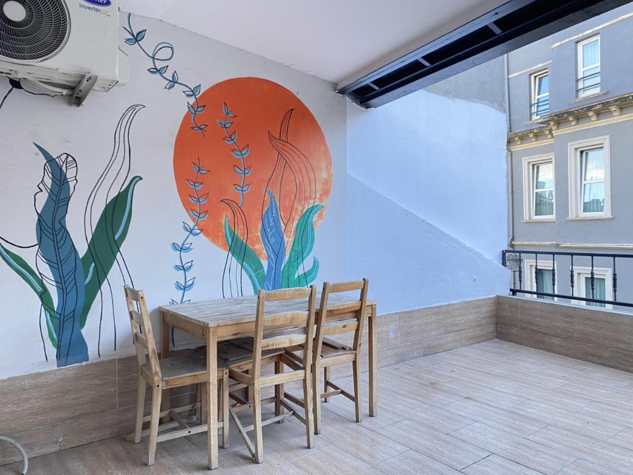 Stylish 2br Flat With Private Terrace Near Istikla