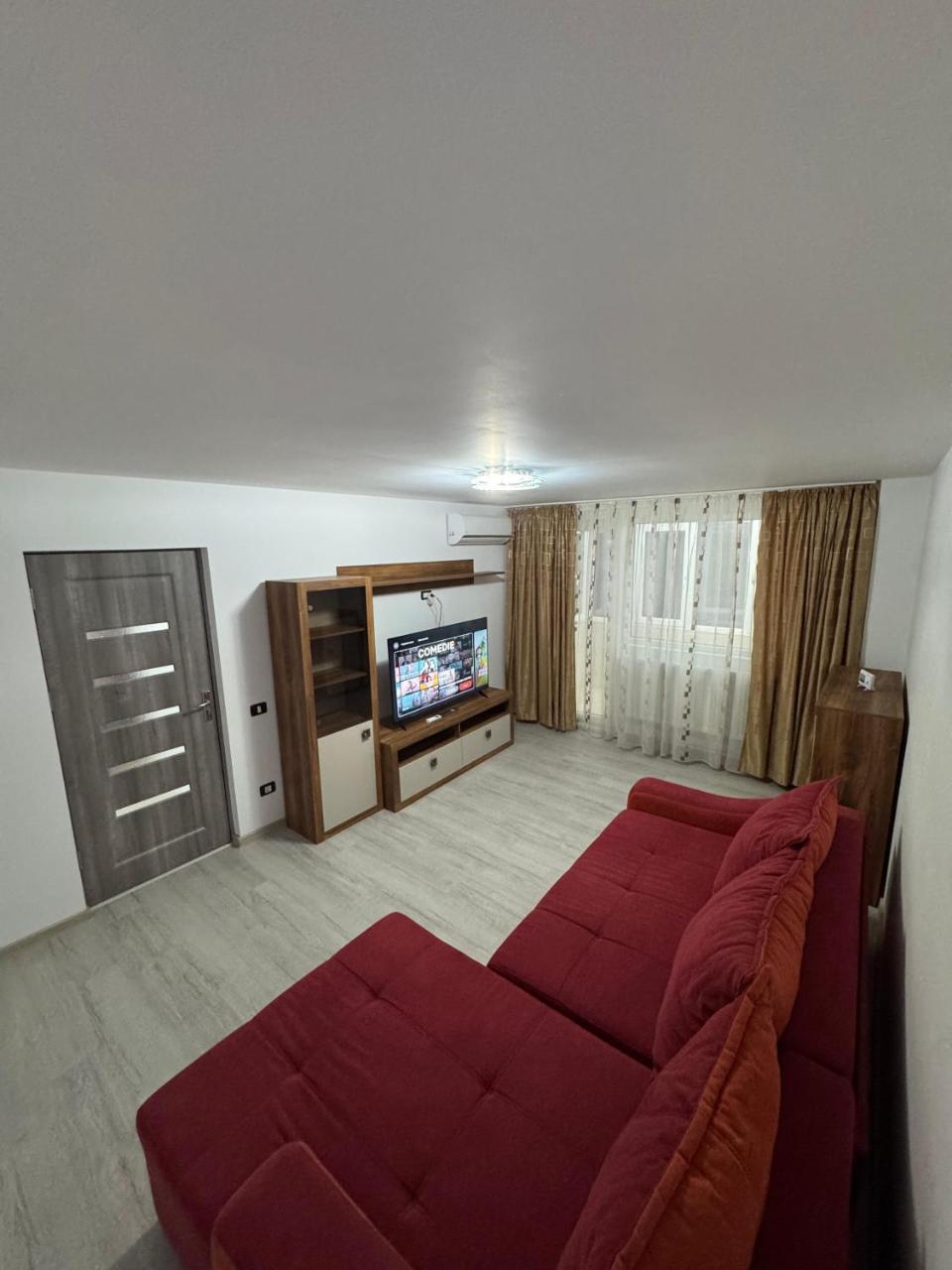 Apartament Elegant Si Confortabil, Complet Nou, 2 Camere, Zona Centrala