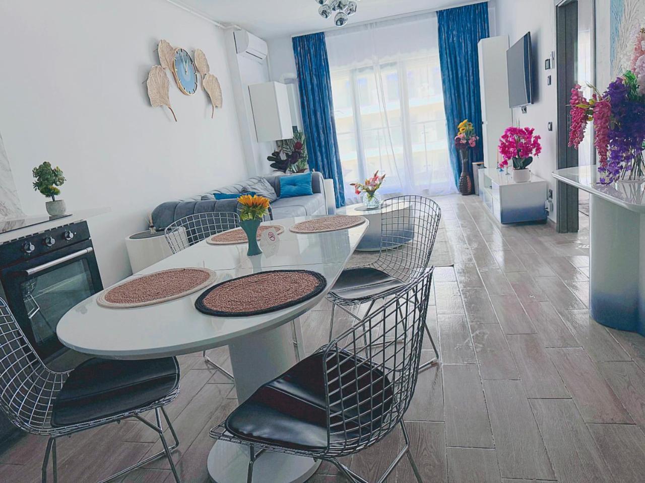 Mamaia Nord Luxury Apartment C