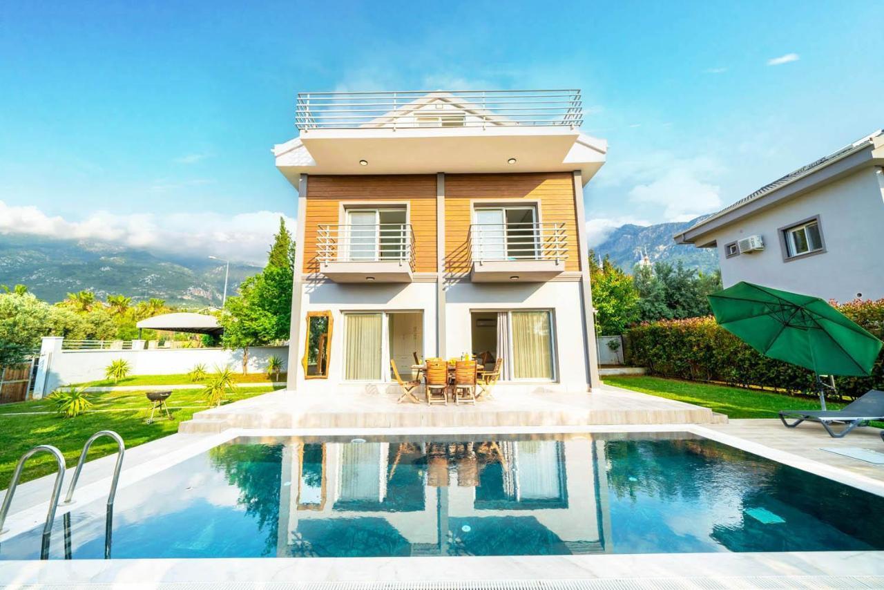 Villa Mira