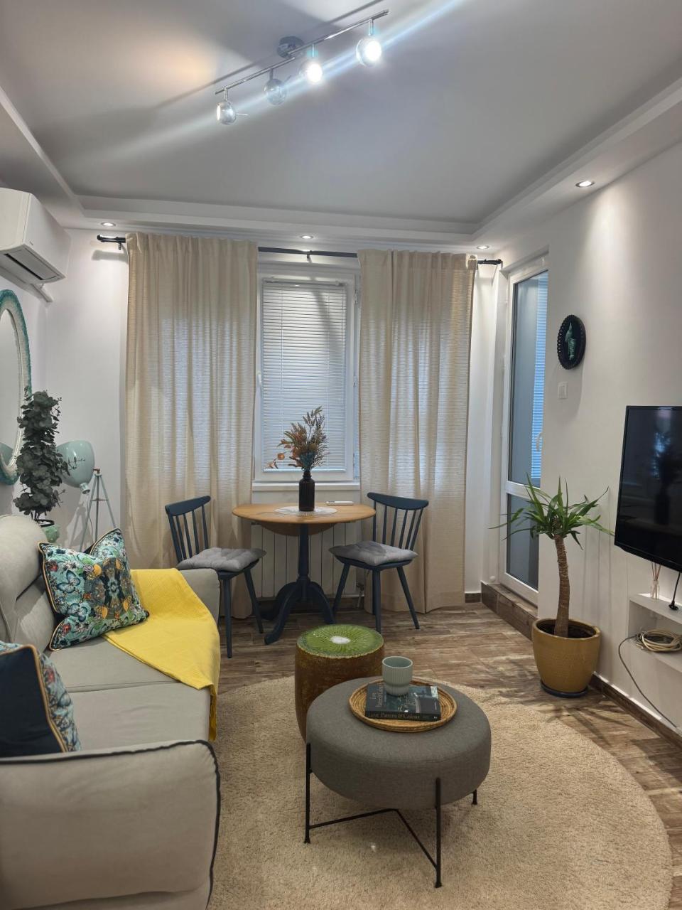 Just by Snow Sheep Apart-1 Bedroom Flat