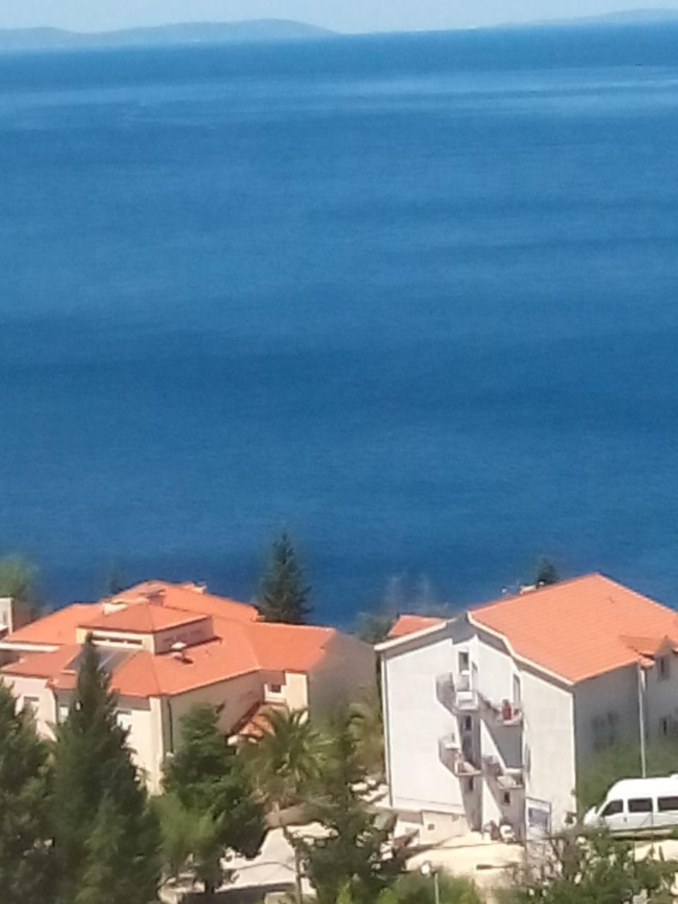 Sunny Blue Apartments