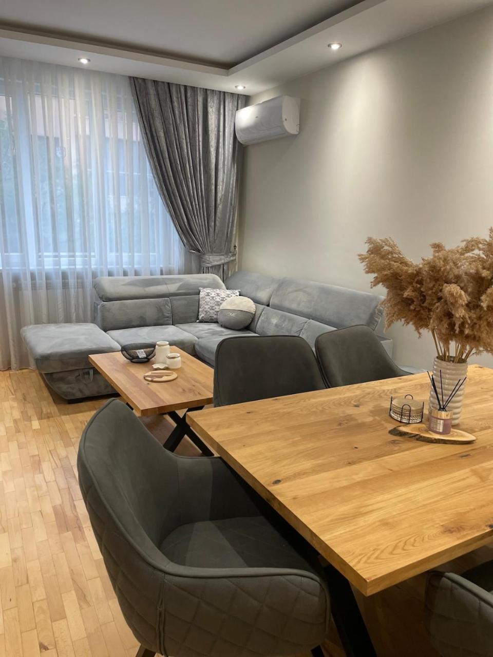 Emlex Stylish Apartment In The Heart Of Sofia