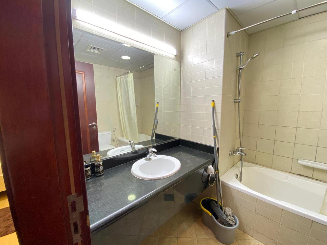 Studio in Discovery Garden Near Gardens Metro Station