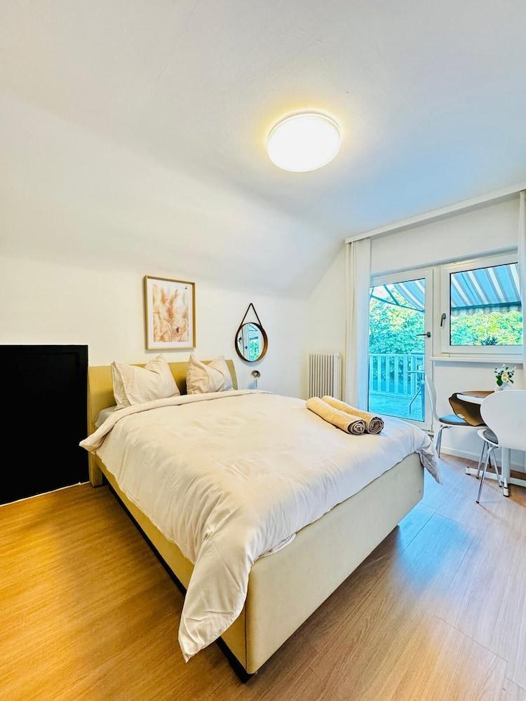 Spacious Garden Villa For 16 Guests