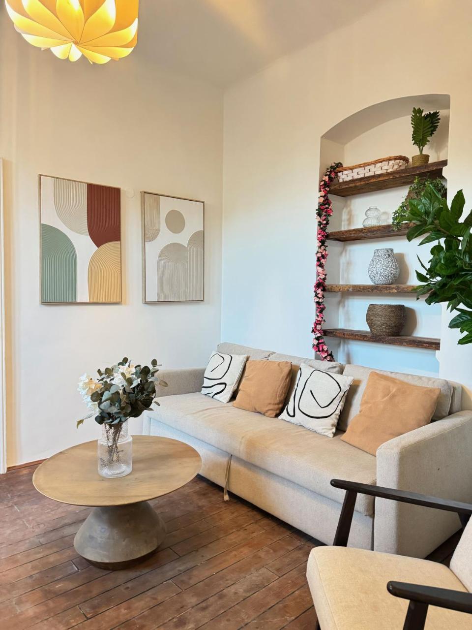 Stylish Apartment, 5 Minutes To U6 & U4