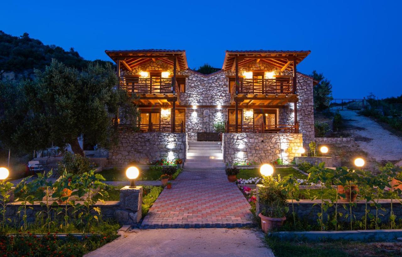 Amaryllis Apartments