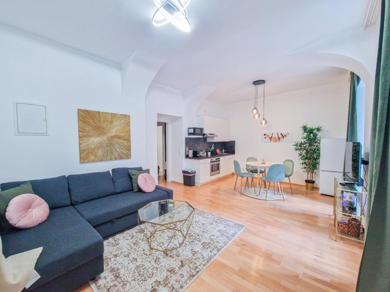 Feelhome Desgin Apartment Fur 4 Gaste Smart Tv Naschmarkt