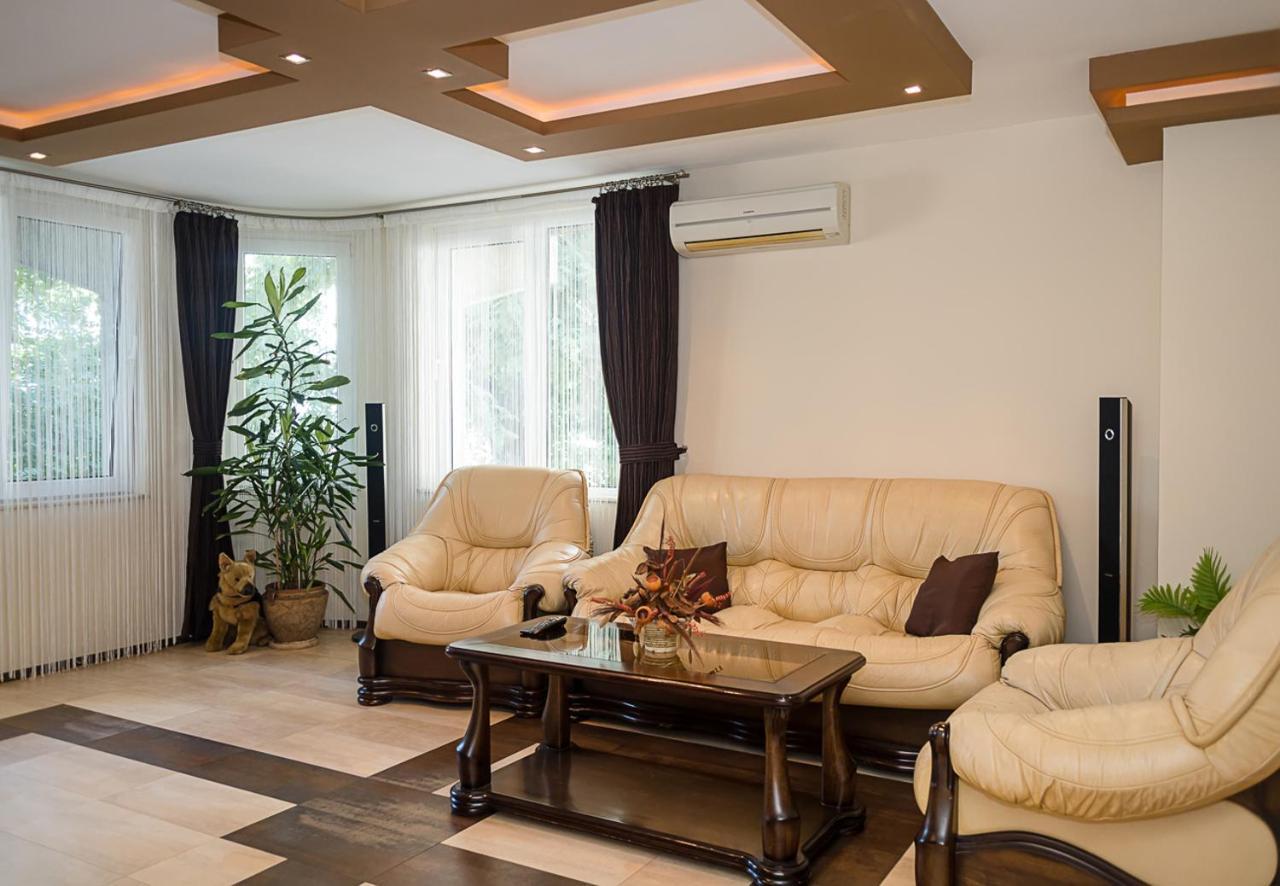 Bright & Spacious 2-bedroom Flat In Central Varna by Flat Manager
