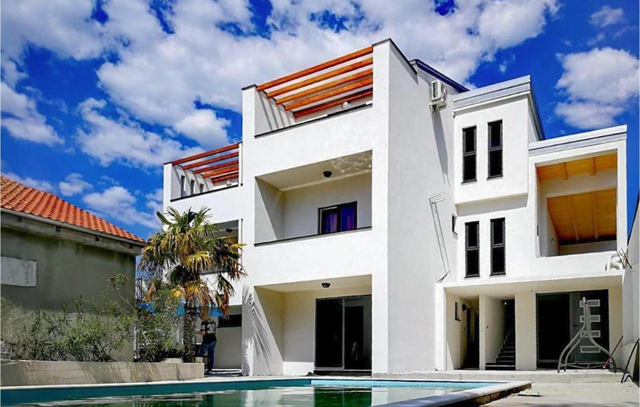 Awesome Apartment In Biograd Na Moru