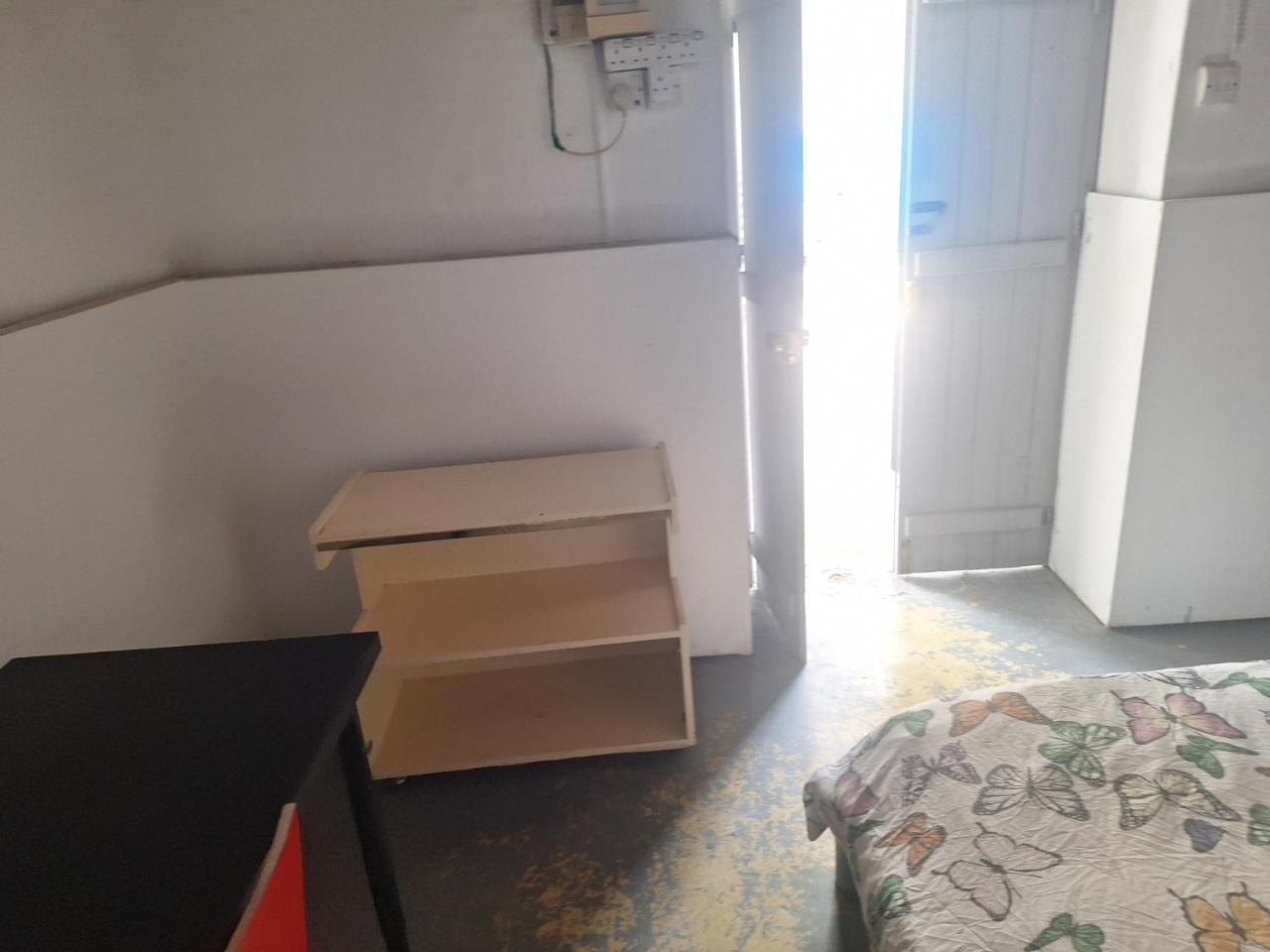 Room With Private Entrance From Outside, Traditional House
