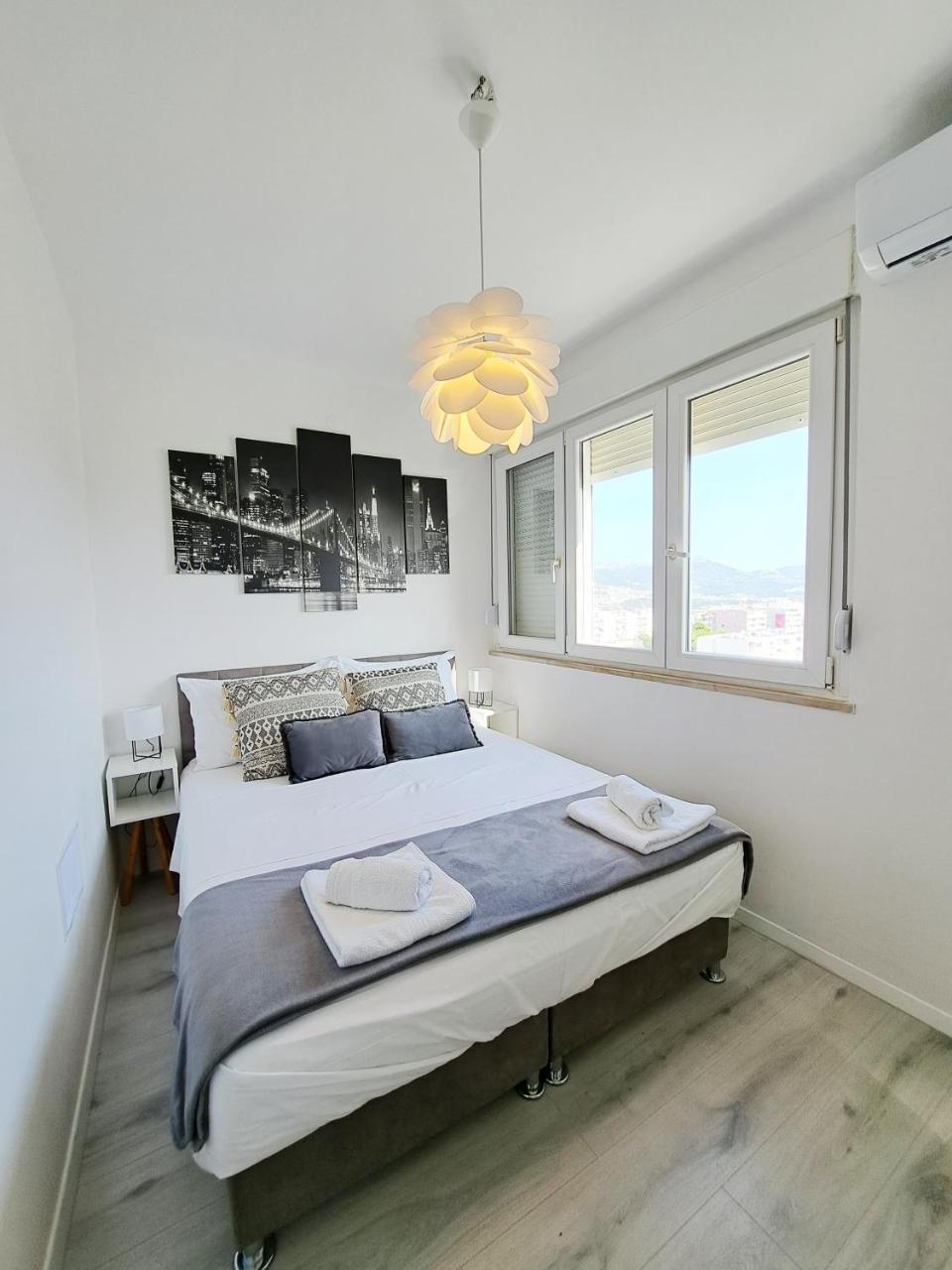 New! Top Apartment, Split View From Above