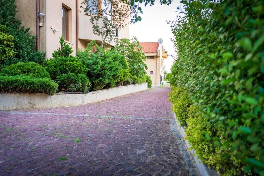 3 Bedroom Seaview Apartment /ground Floor/