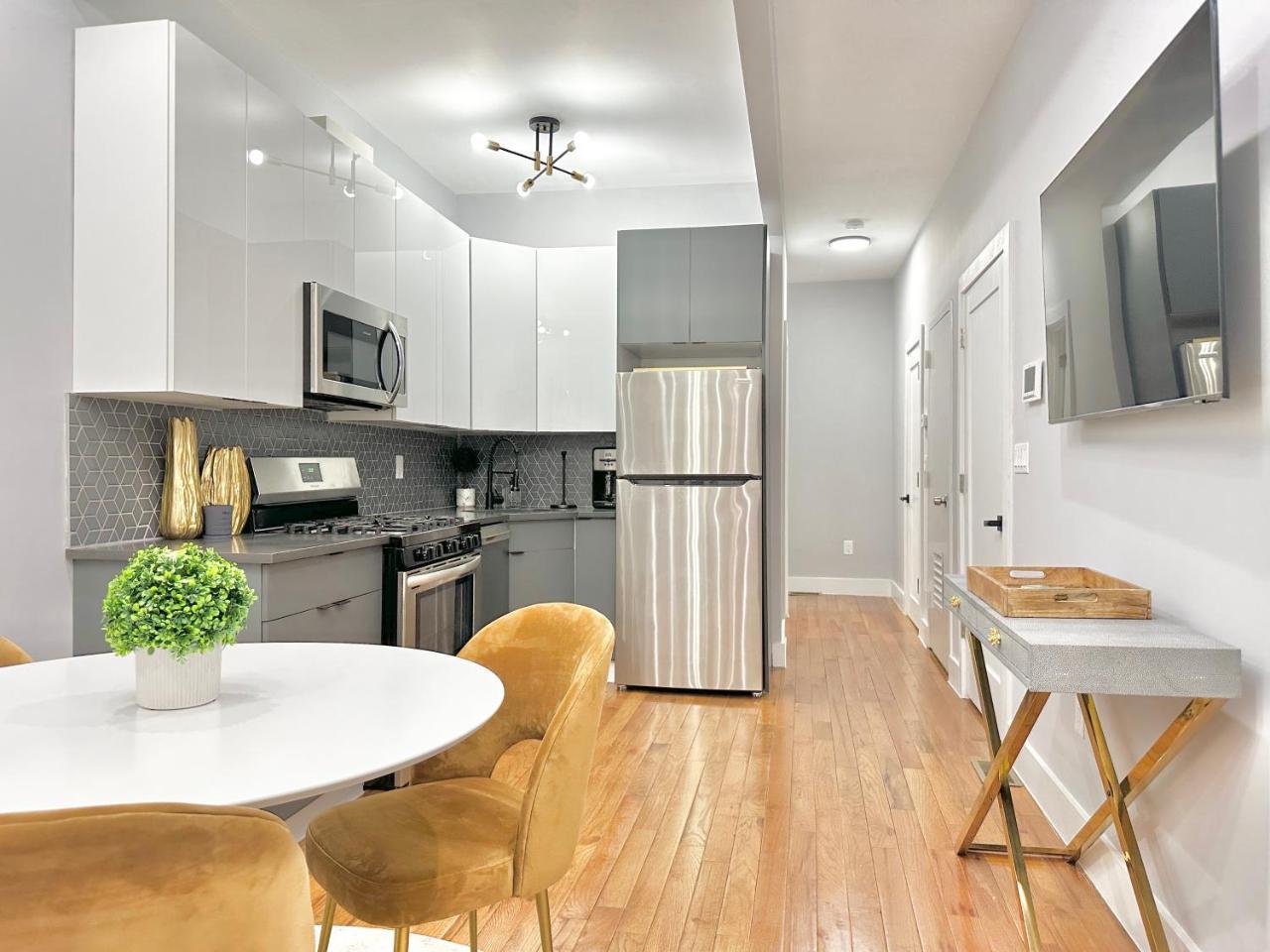Large 4 Bedroom Nyc Property