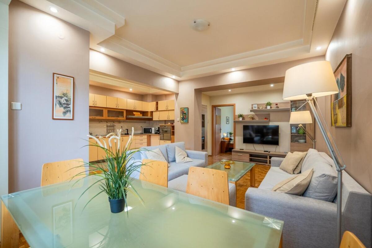 Spacious & Central Retreat