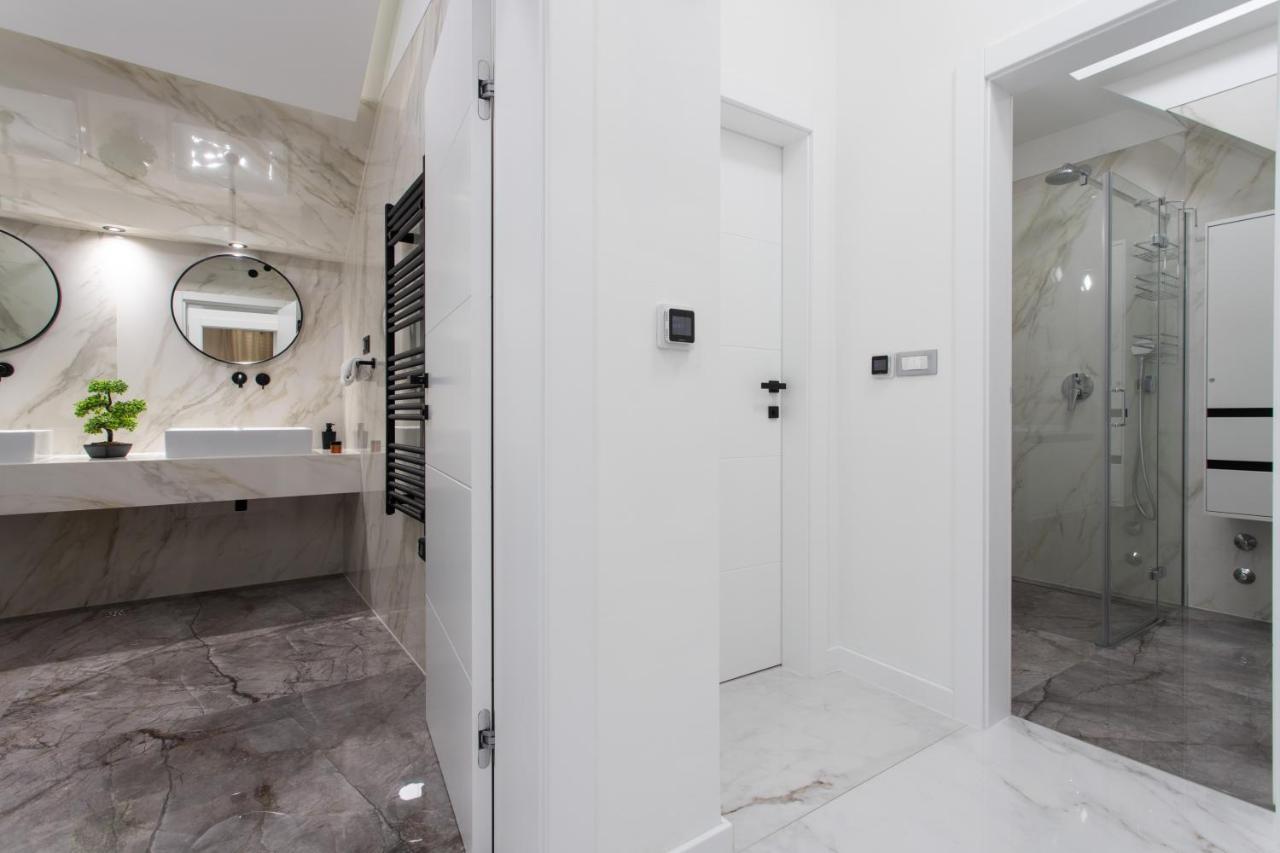 Ocean Luxe Apartment