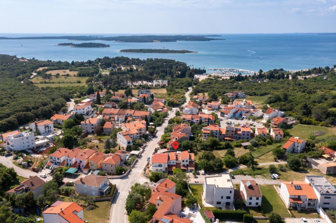 Apartments Lora 2