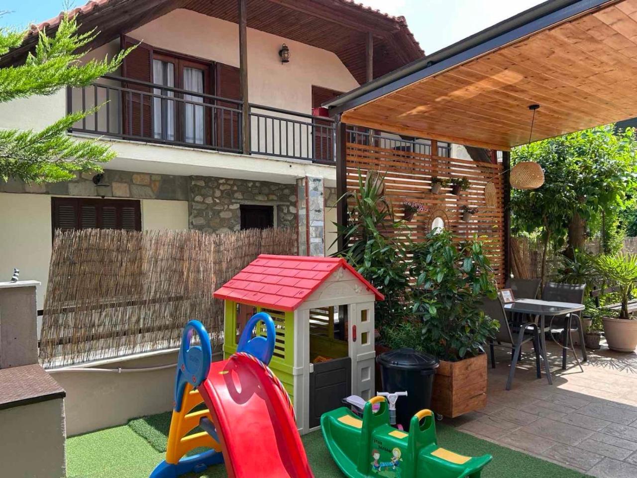 Evgenia & Zoe Apartments