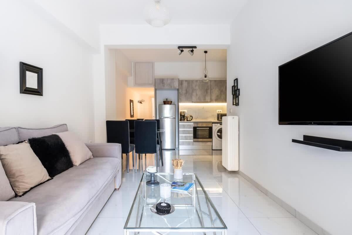 Luminous & Calm 2 Br Apt 7' To Metro In Koukaki