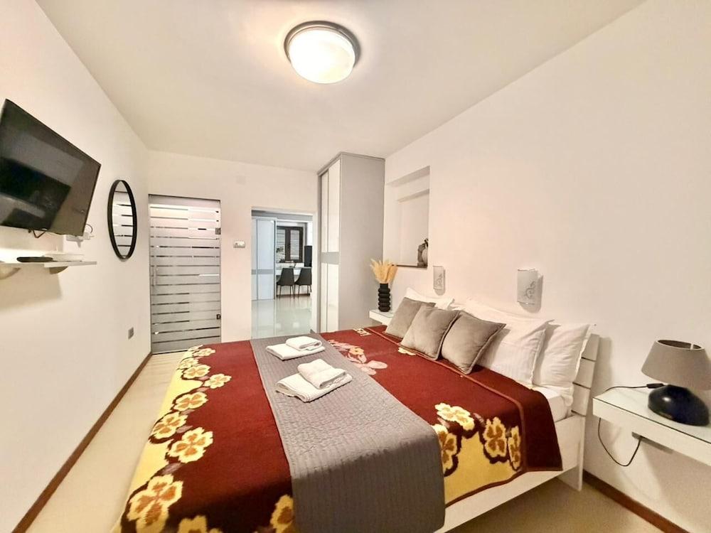 Adriatic Urban Apartments